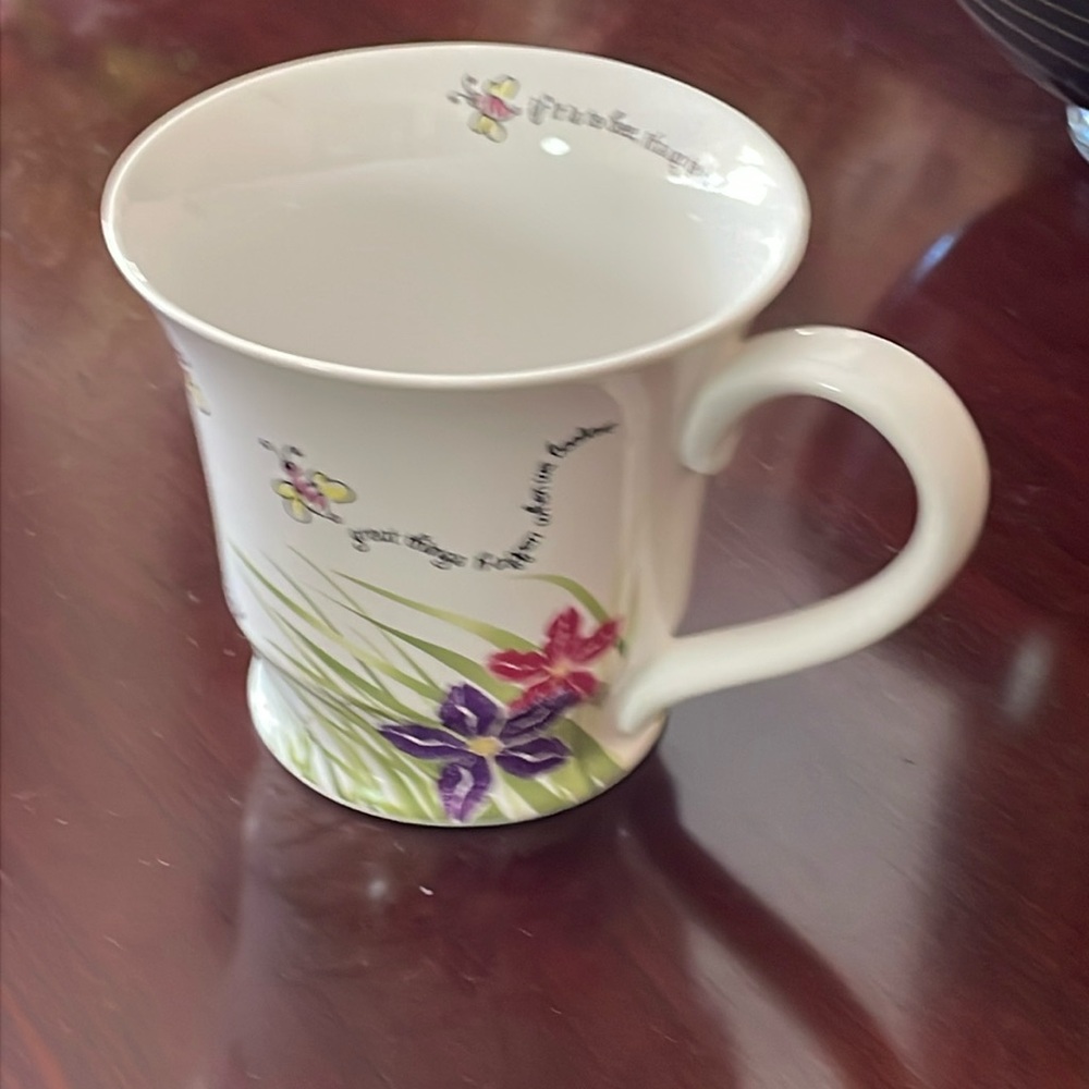 Mary Kay If it’s to Bee mug/Cup